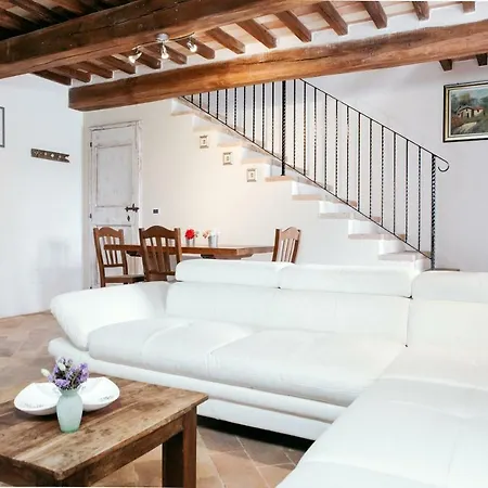 Nyaraló Borgo Palazzetto Montone